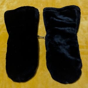 Black Cowhide Fur Mittens